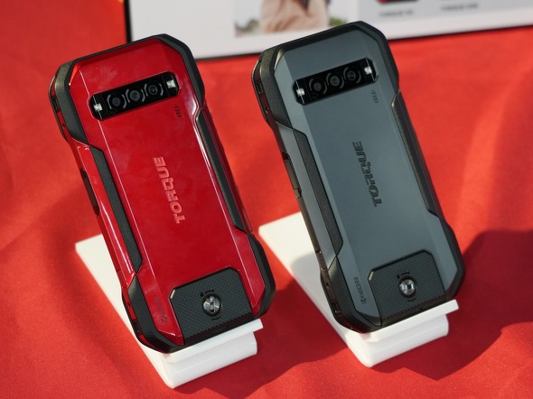 auが「TORQUE G06」発表、9万円台の高耐久スマホ 2年ぶりの新モデルは