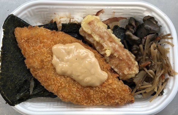 1000円超の“高級のり弁”に行列、外食大手も注目 昔懐かしい国民食が