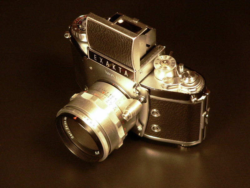 一眼レフ原点の流れを汲む「Exakta Varex IIb」：-コデラ的-Slow-Life