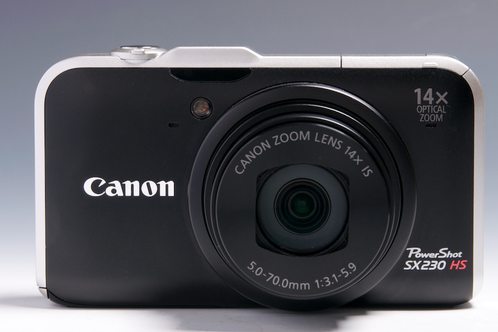 旅行用高倍率ズーム機の本命かも キヤノン「Powershot SX230 HS」（1/4