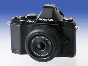 第8回 標準レンズで楽しむ巨大建造物めぐり――シグマ「30mm F2.8 EX DN