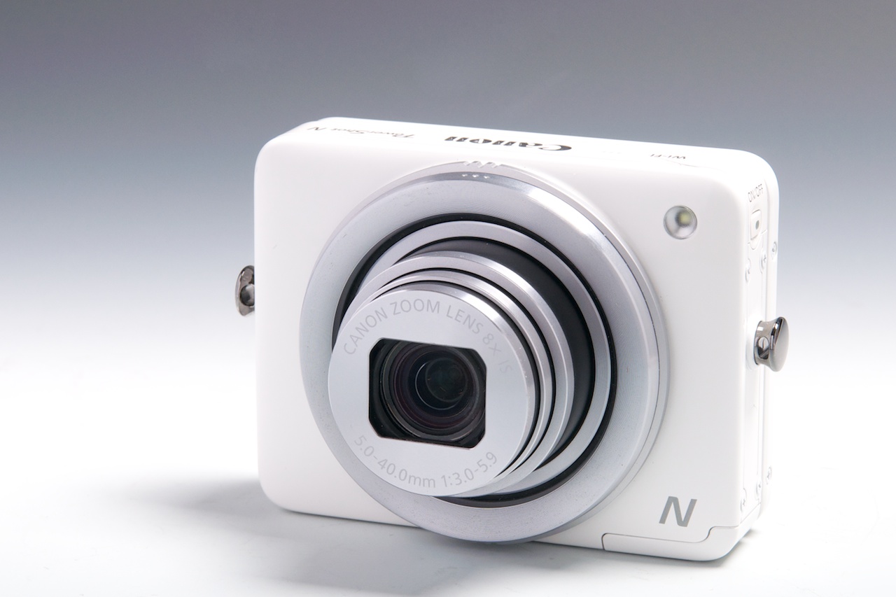 シャッターボタンがないカメラ、「PowerShot N」の面白さを探って