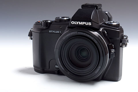 万能感の高い 1/1.7型 搭載機の最高峰――オリンパス「STYLUS 1」（1/5