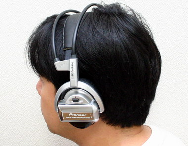 ドルビー音響をクリアなデジタル伝送で――パイオニア「SE-DIR800C