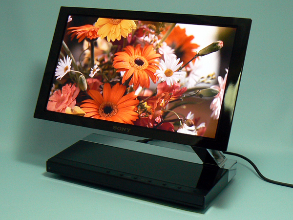 贅沢なパーソナルサイズ、初の有機ELテレビ「XEL-1」（前編）（1/2