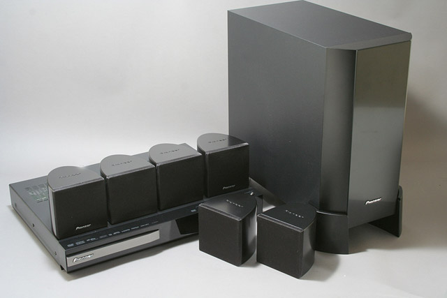 第4回：部屋に合わせて形を変える、パイオニア「HTZ-373DV