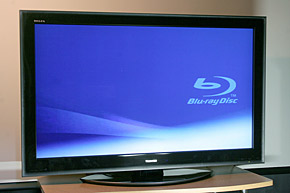 LEDバックライトでどう変わる？ 東芝「55ZX8000」：人気の薄型テレビ3