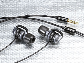 外耳道の長さに合わせて選べるカナル型イヤフォン――音茶楽「Flat4」に