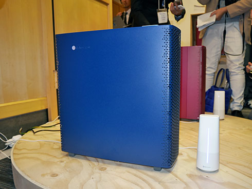 部屋の空気を見守る――スマホと連携する空気清浄機「ブルーエア センス