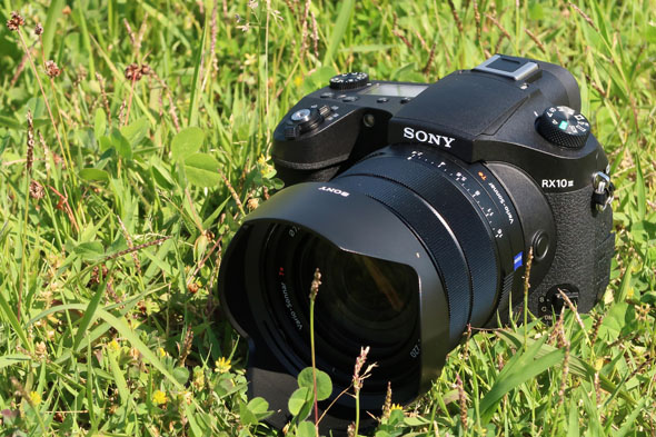 普通では撮れないものが撮れる楽しさ 大人の趣味カメラ「RX10 III」（1