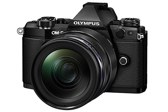 OM-D E-M5 Mark II」に、大口径ズームをセットにした「12-40mm F2.8