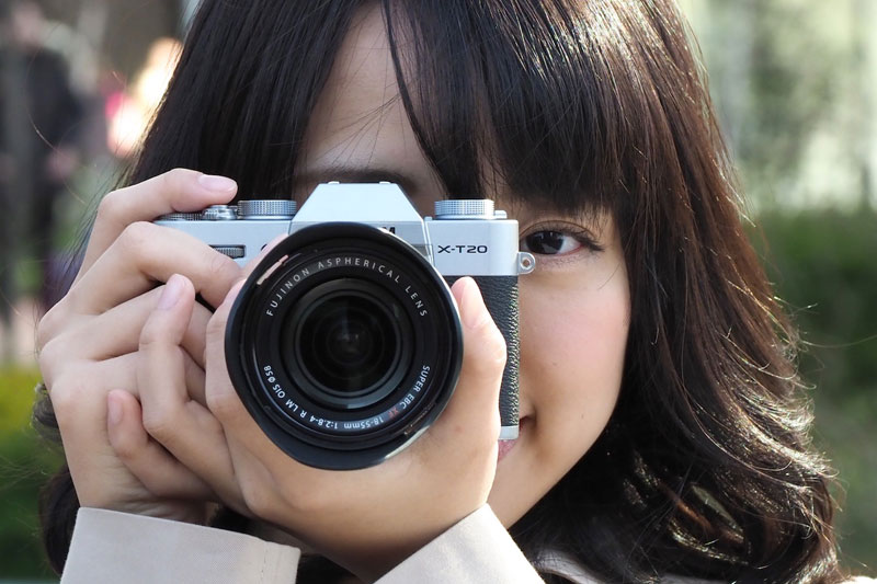 思わずファインダーをのぞきたくなるミラーレス、富士フイルム「X-T20