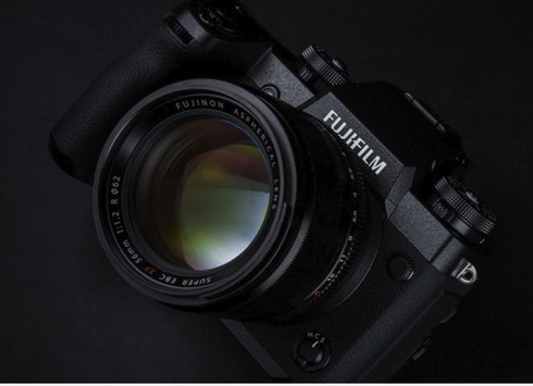 富士フイルム、動画性能を強化したフラグシップミラーレス一眼「X-H1