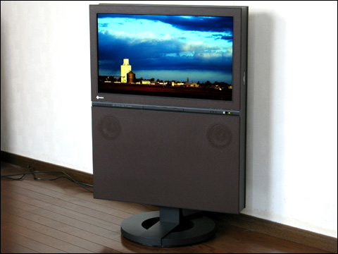 スタンディングフォルム”“シンプリーコンプリート”の完成形──FORIS