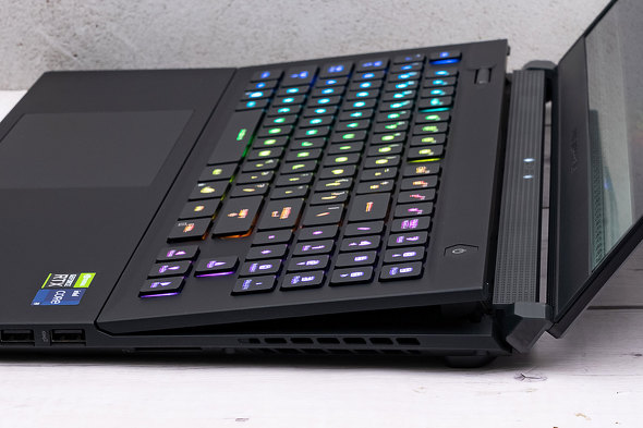 約50万円だけど“全部入り”ノートPC「ROG Zephyrus S17 GX703」の魅力