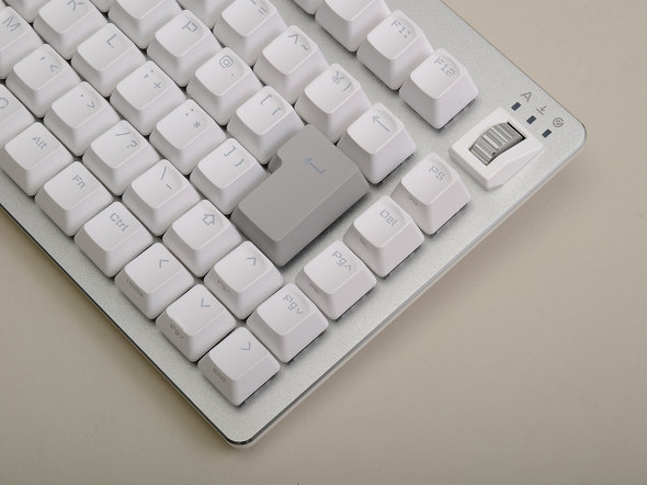 次世代スイッチの主流となるか!? 磁気式アナログ検出スイッチ搭載の75