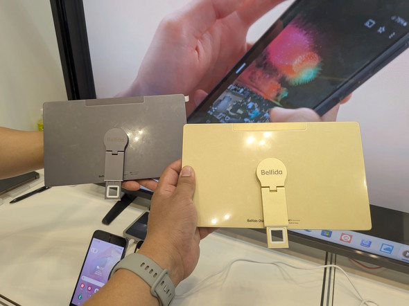 スマホをタブレット代わりに！ teamSの10型モバイルディスプレイ