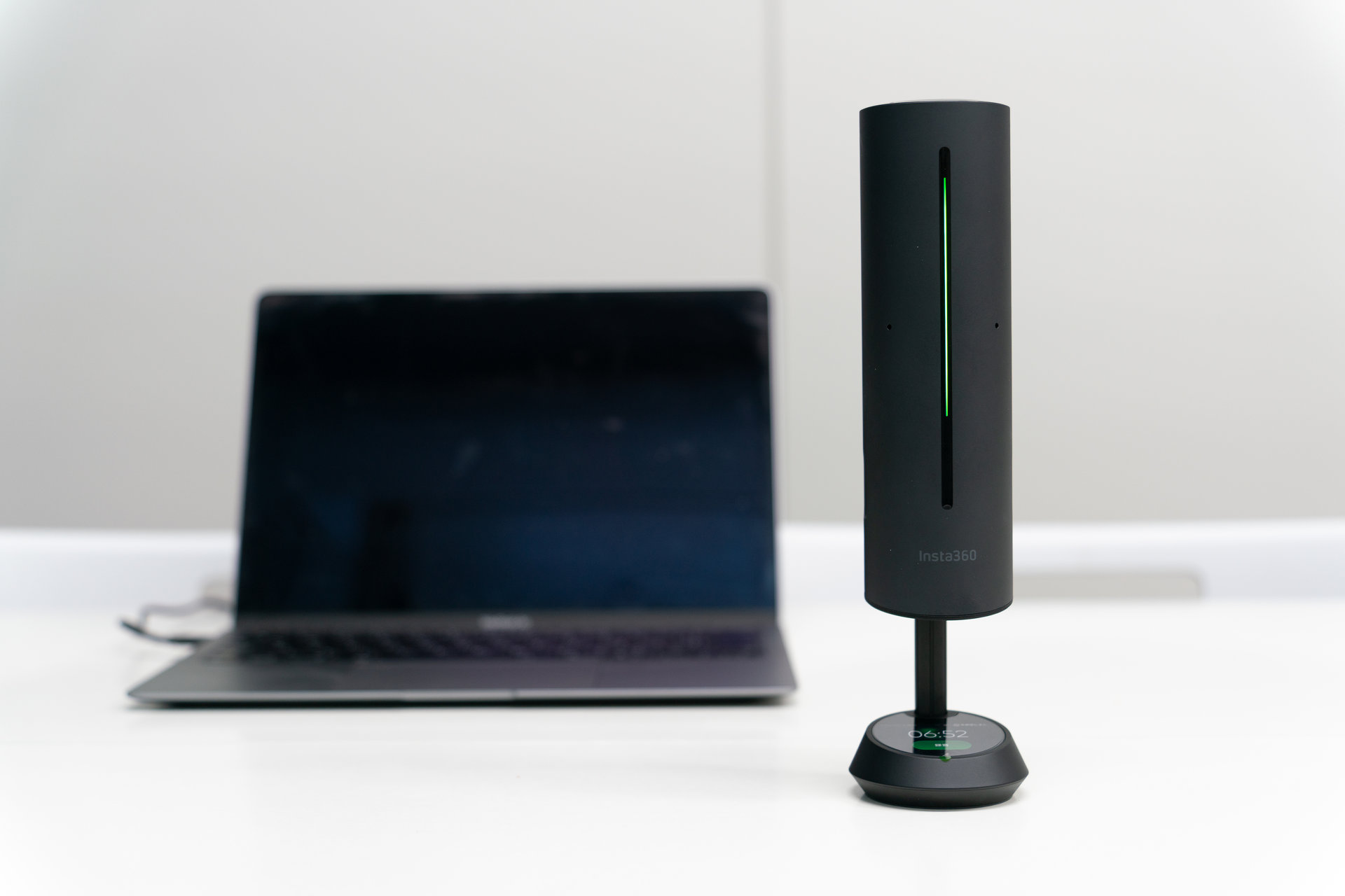 AIスピーカーフォンの新作「Insta360 Wave」を試す 面倒な議事録作成の