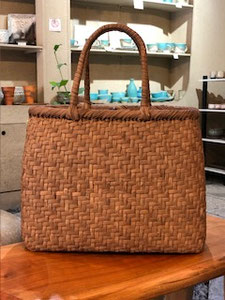 鎌倉にある厳選逸品山葡萄の籠店 - ya厳選山形県産山葡萄の籠バック！