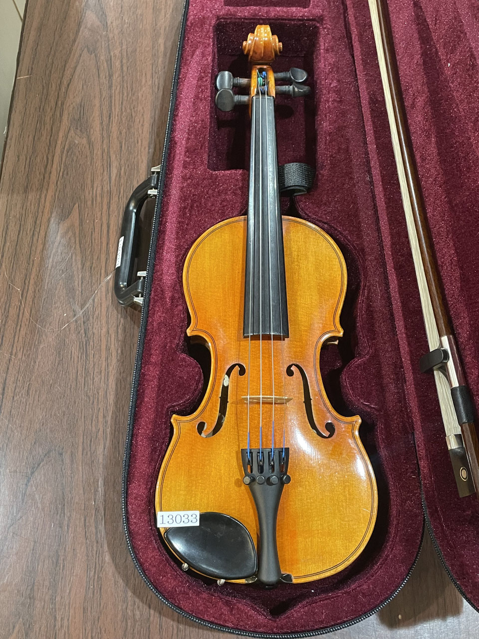 スタッフ用2 - バイオリン卸売り専門店 アマービレ楽器