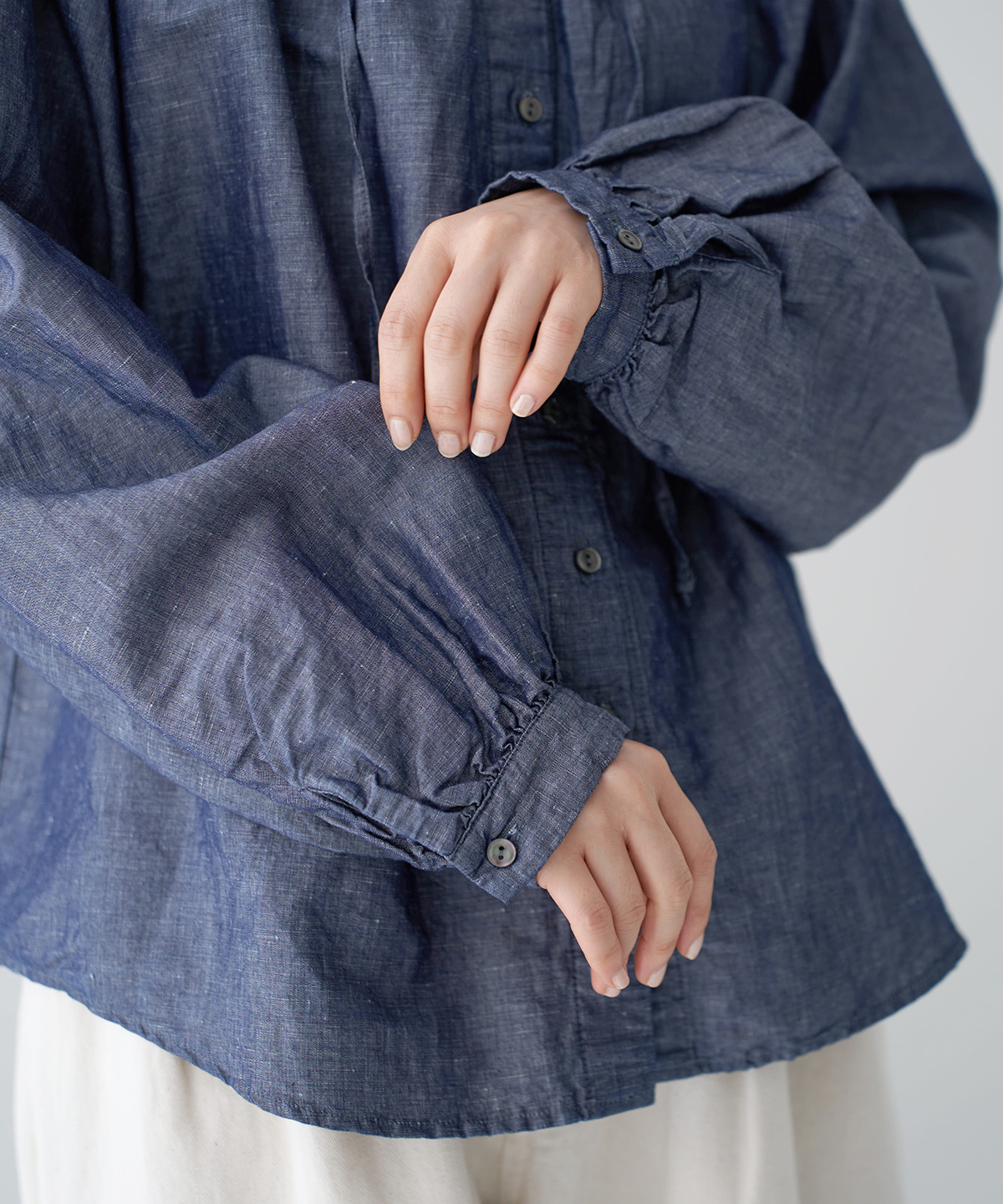 コットンリネンダンガリーフリルシャツ｜nest Robe / CONFECT ONLINE SHOP