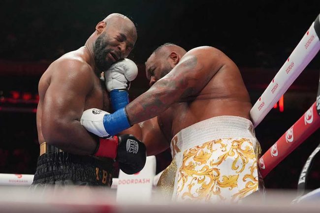 ボクシングで前代未聞の珍事 強烈パンチで“髪の毛”が…米記者も唖然