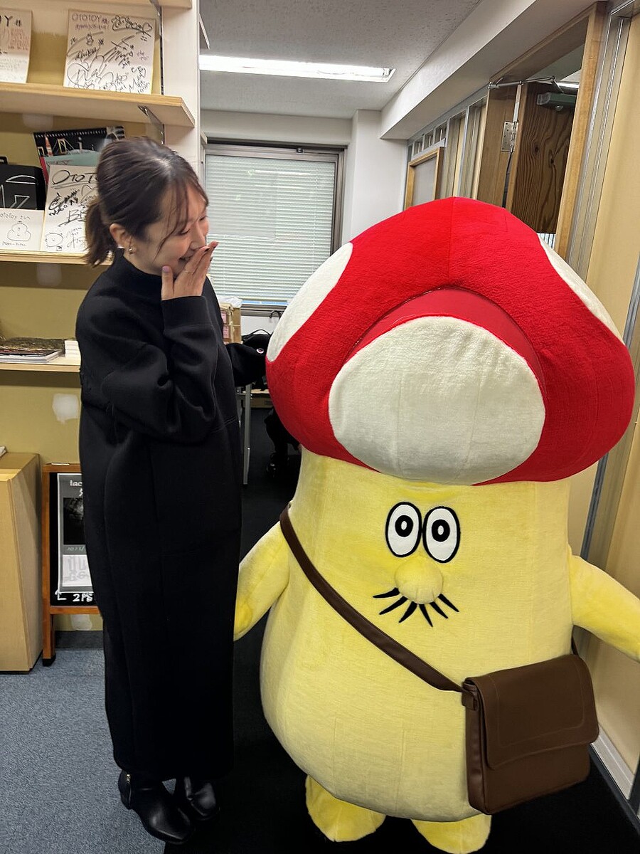 デデデデ』のイソベやんがガジェット通信編集部にやってきた！ “四次元