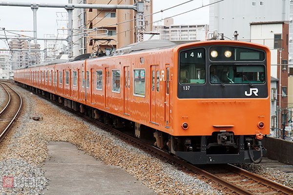 オレンジ色の大阪環状線「201系電車」6月7日引退 新型の323系電車に