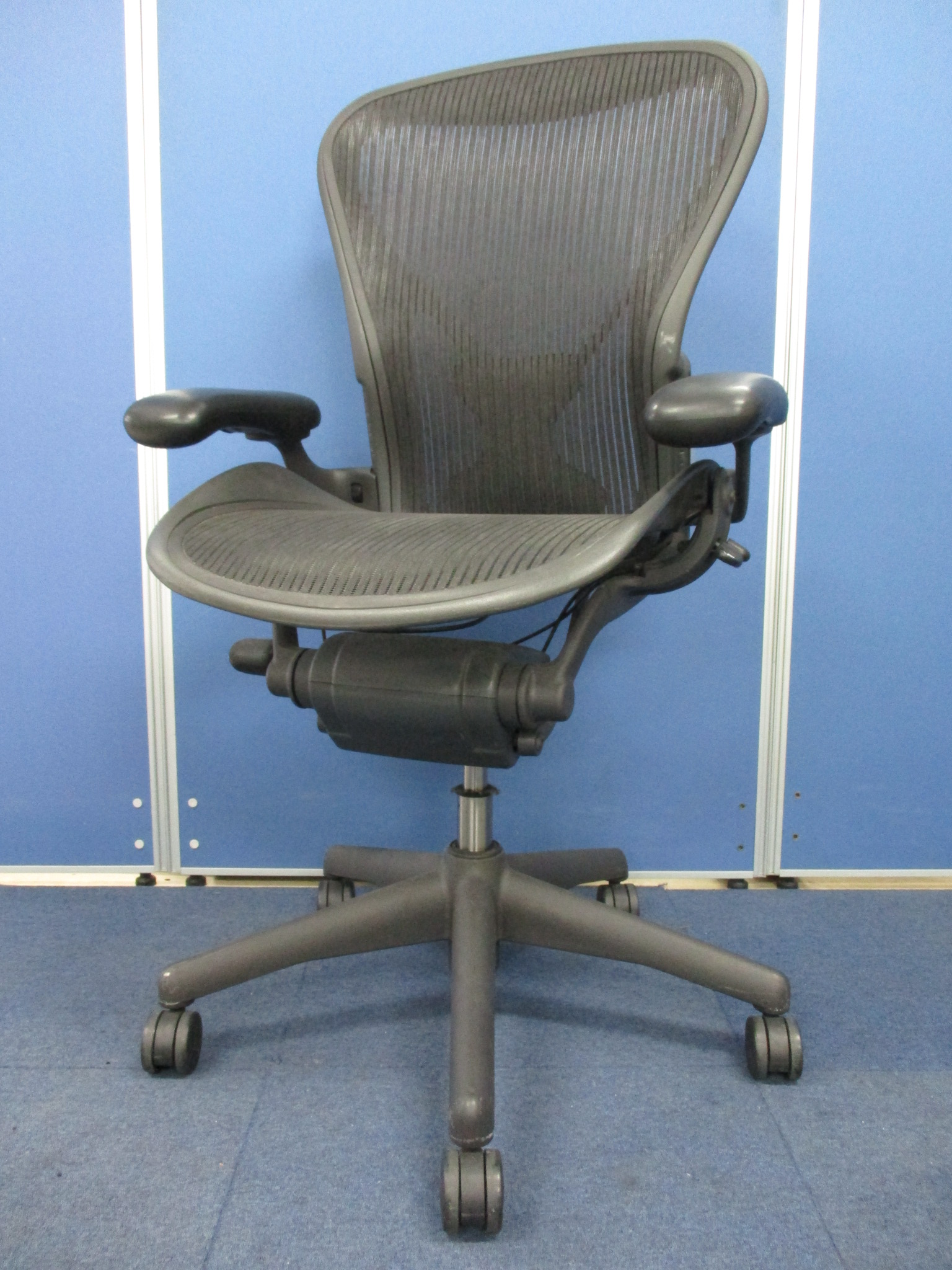 中古】アーロンチェア Herman Miller/ハーマンミラー 肘付ハイバック