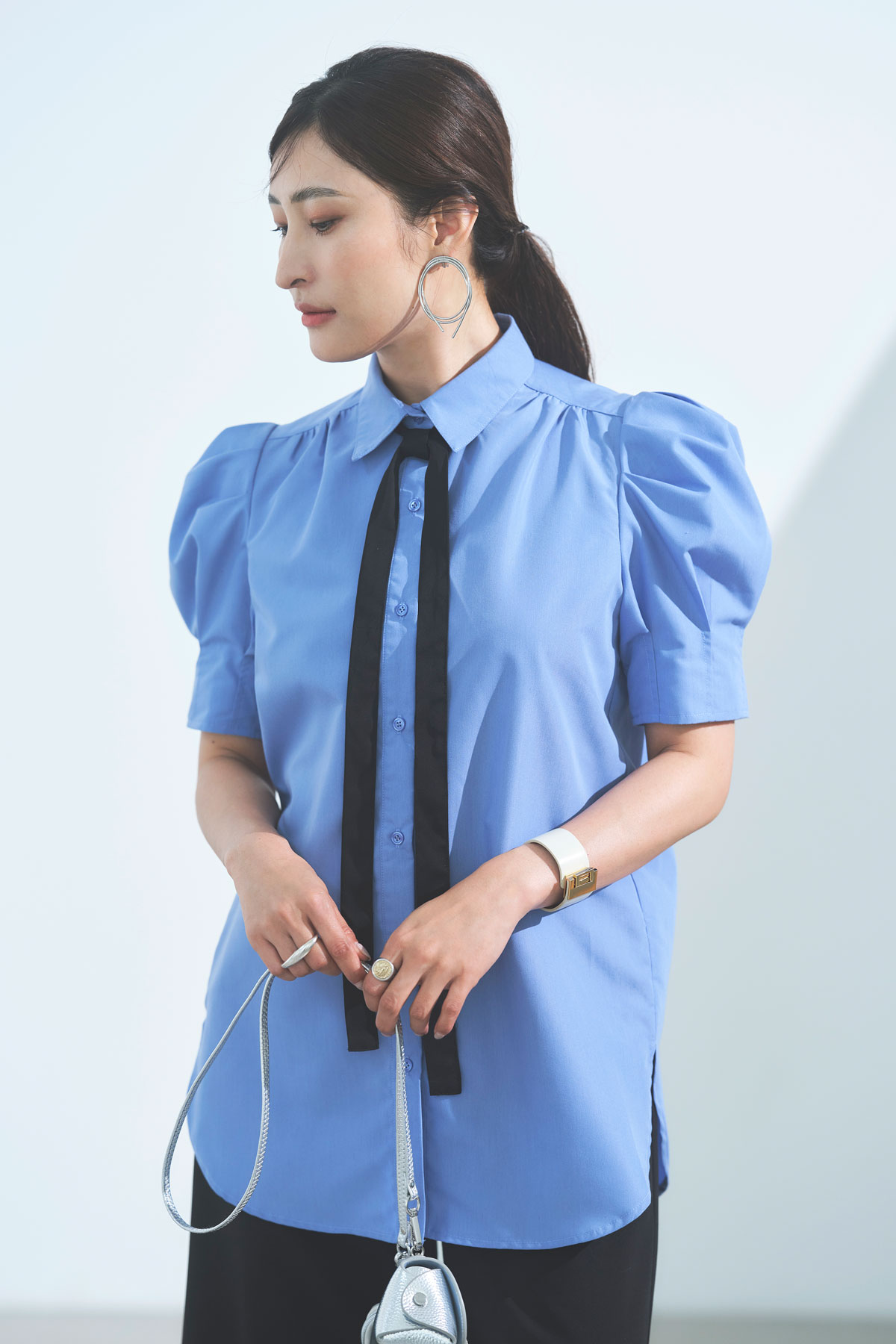 タイ付きバルーンスリーブブラウス