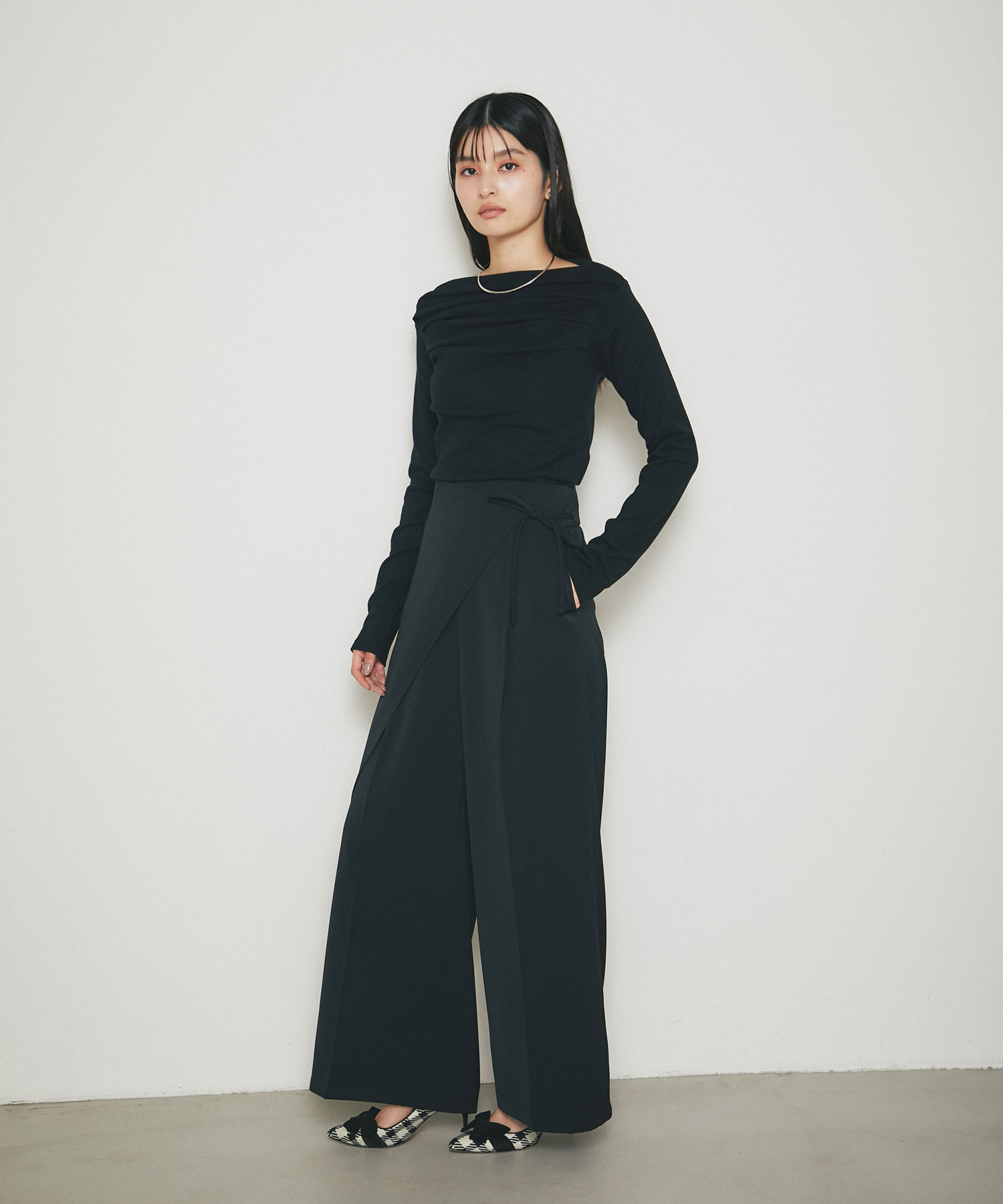 ラップワイドパンツ