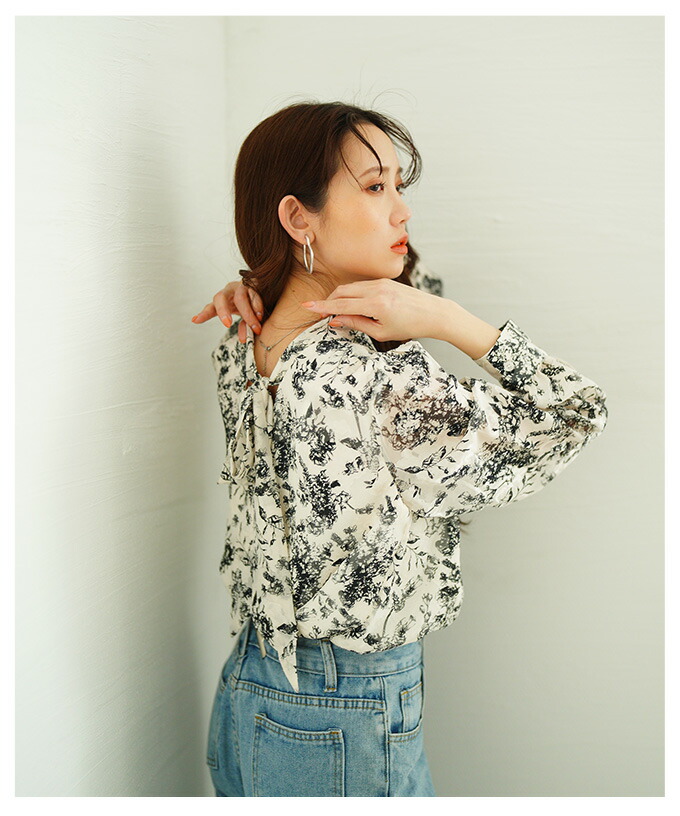レディース 大人 上品 バックリボンのボタニカル柄シアーシャツ