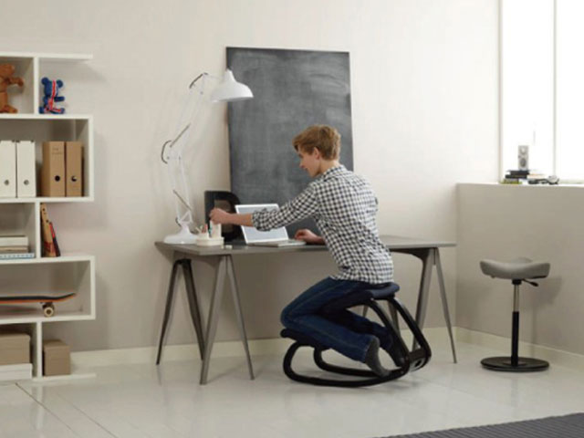 ヴァリエール(ストッケ) バランスチェア マルチ グリーン 学習椅子