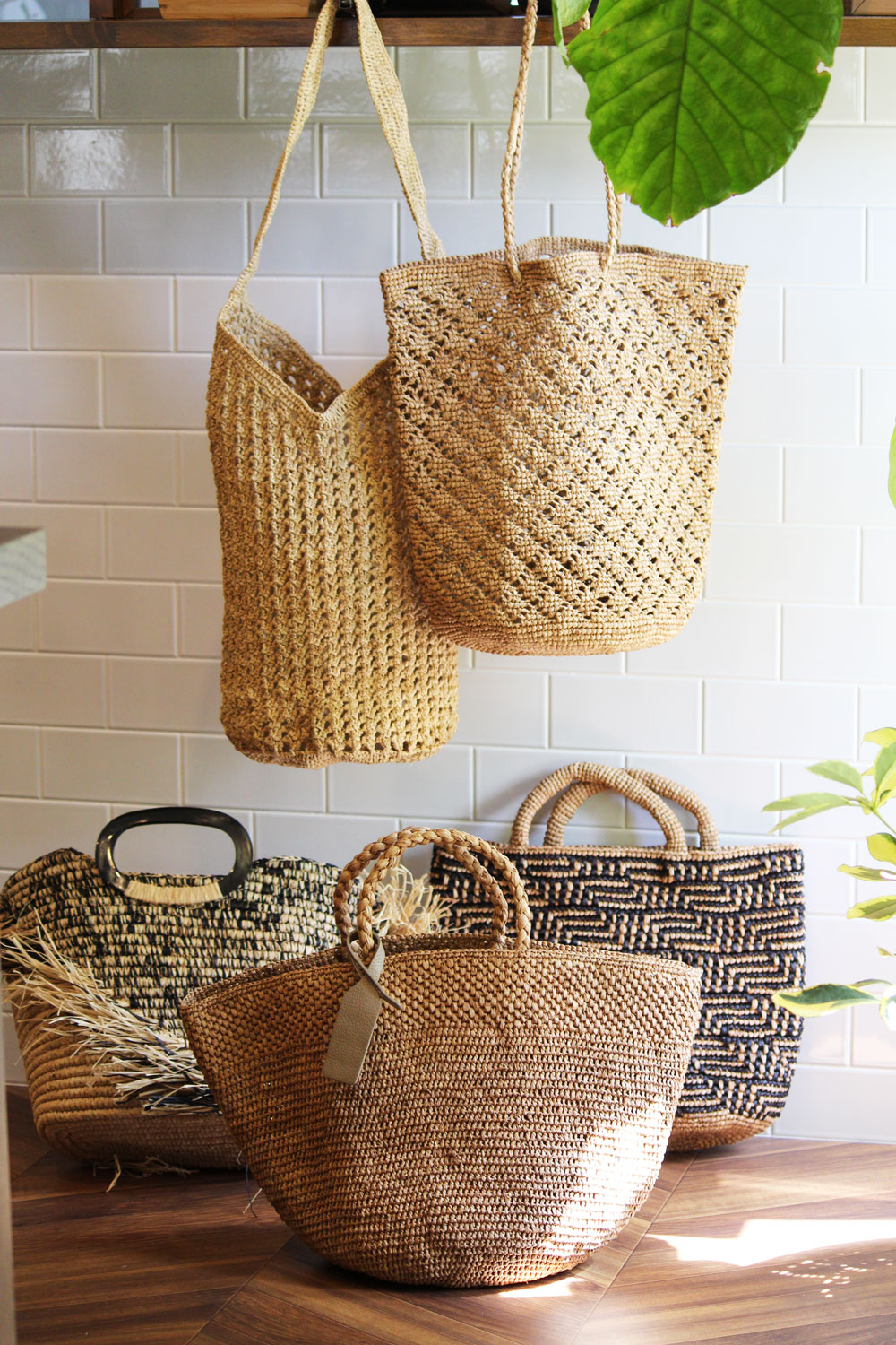 マダガスカル産ラフィアの紅茶染めハンドメイドかごバッグ【bizen