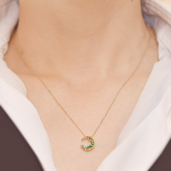 エメラルドペンダントトップ 月の女神「ルナ」 PT900 K18 K10対応