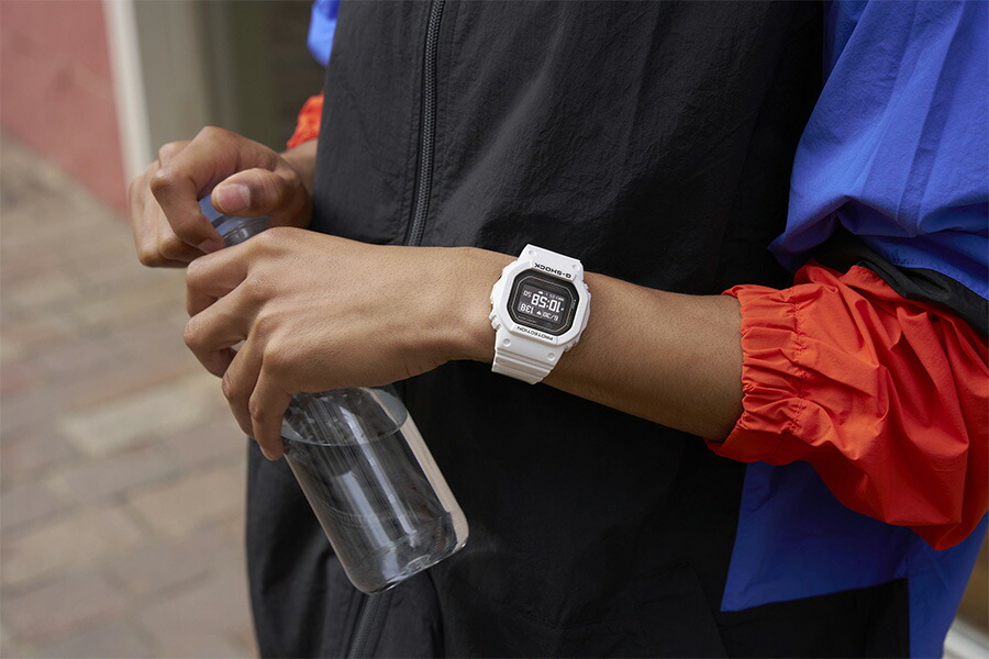 楽天市場】G-SHOCK G-SQUAD DW-H5600-7JR ホワイト＆ブラック カシオ G