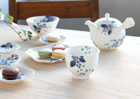 ウェッジウッド（WEDGWOOD） ストロベリー ブルーム インディゴ マルチ