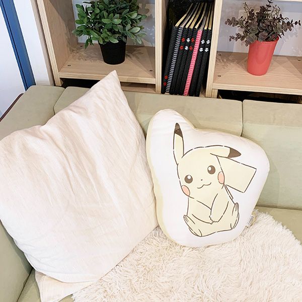 ポケットモンスター ピカチュウ もちもちダイカットクッション