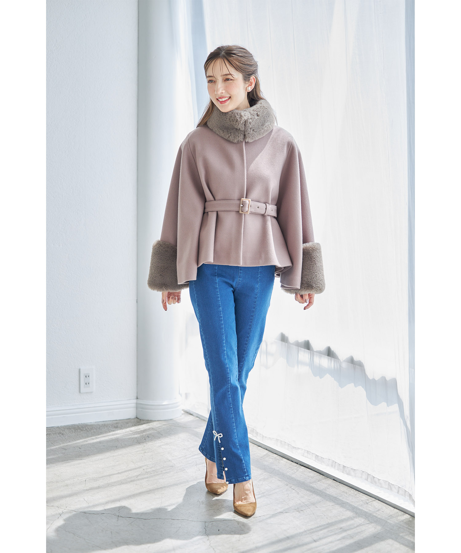 2WAYファー＆ベルト付きケープライクコート