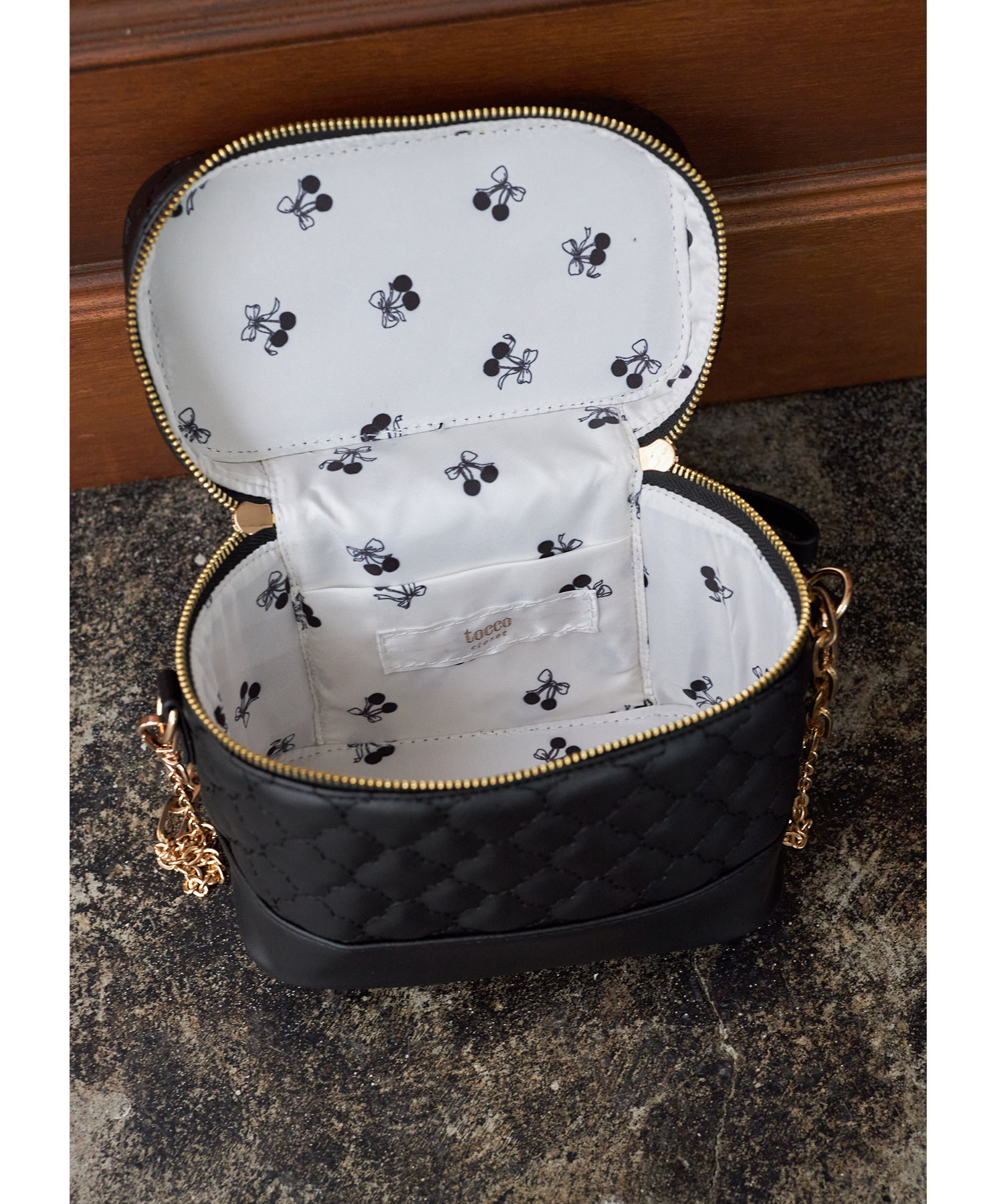 リボンショルダー付きクローバーキルティング×裏地チェリー柄バニティ