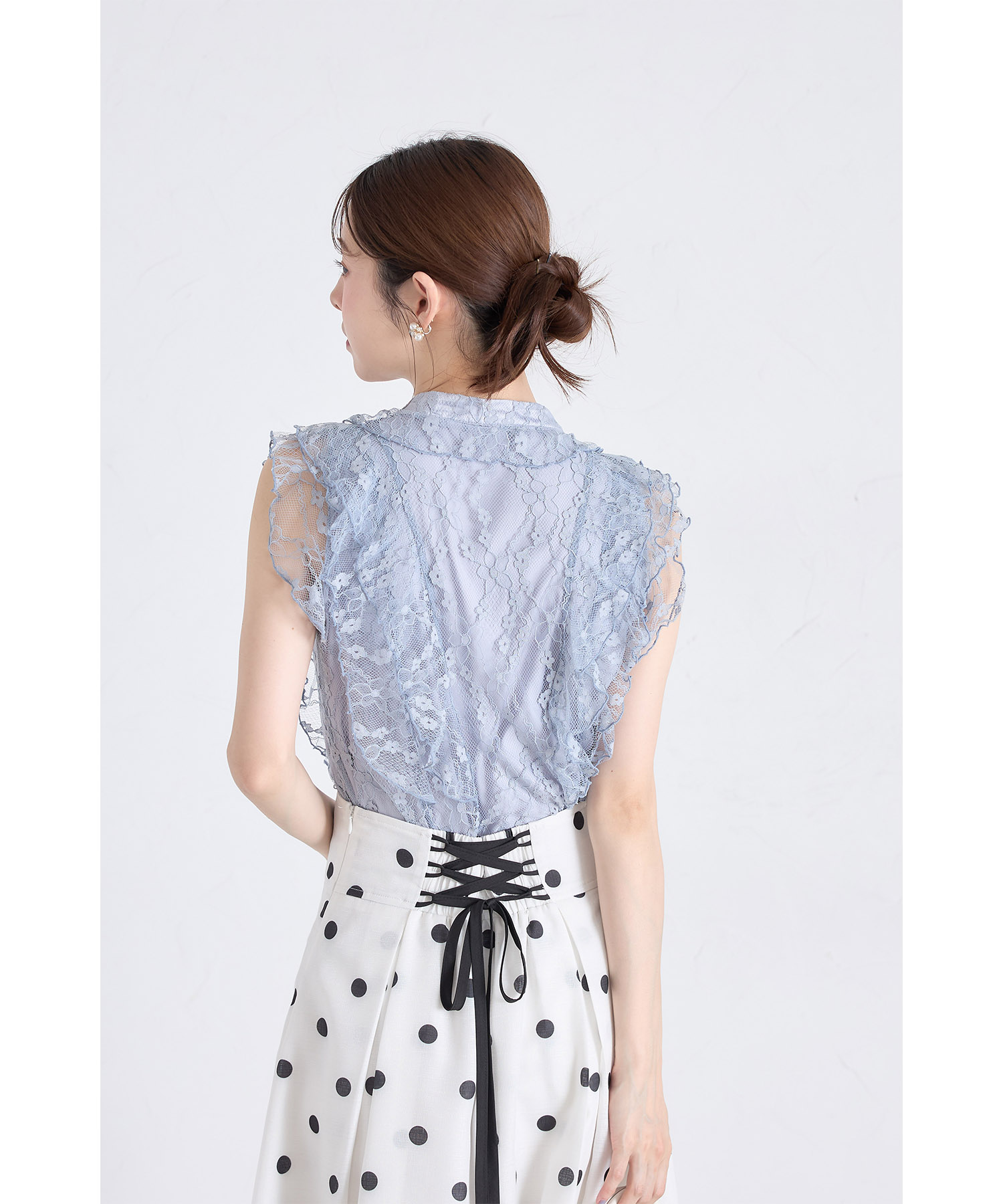 パール釦ラッフルフリルレースブラウス