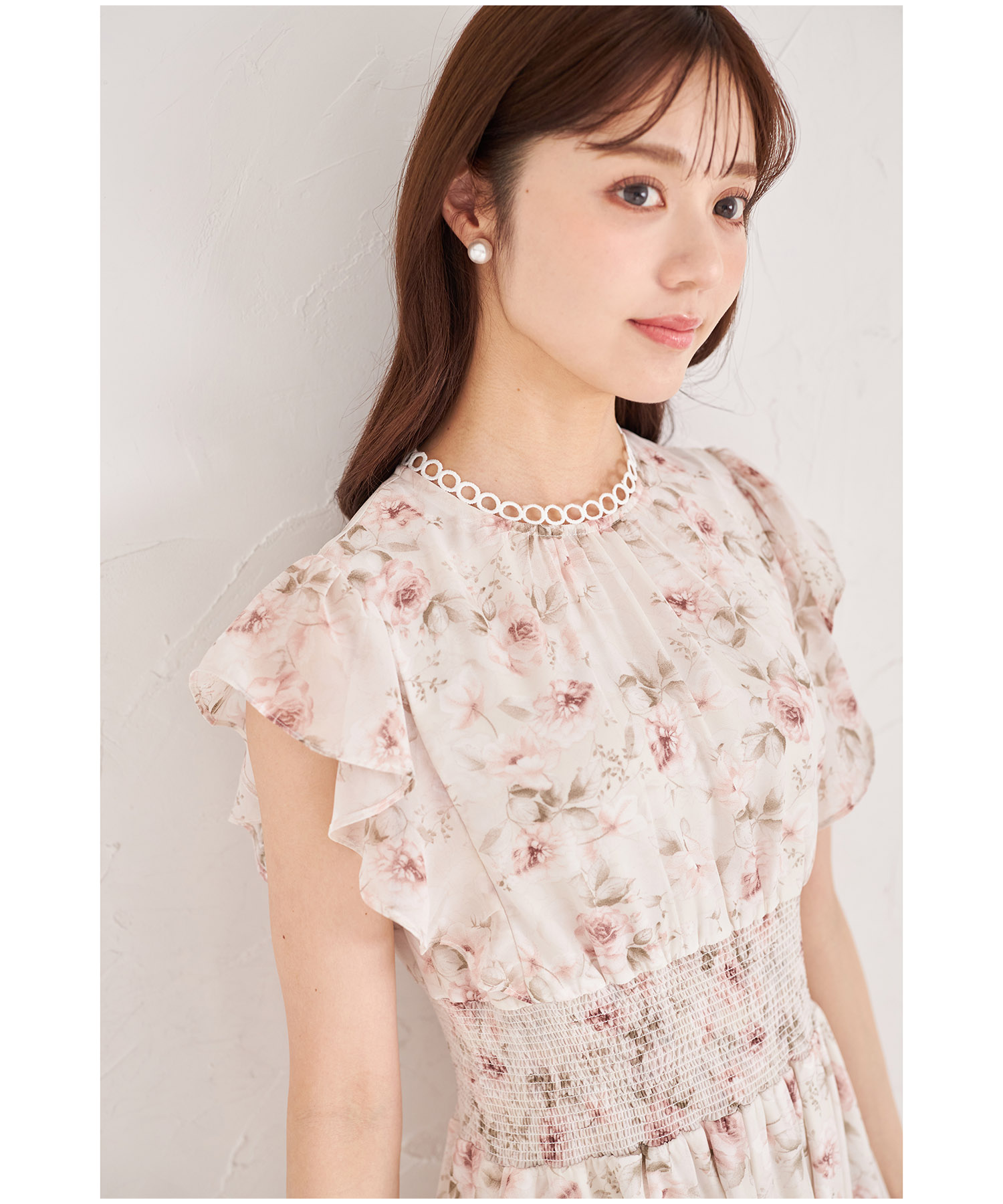 リングレース付きウエストシャーリングフラワープリントワンピース