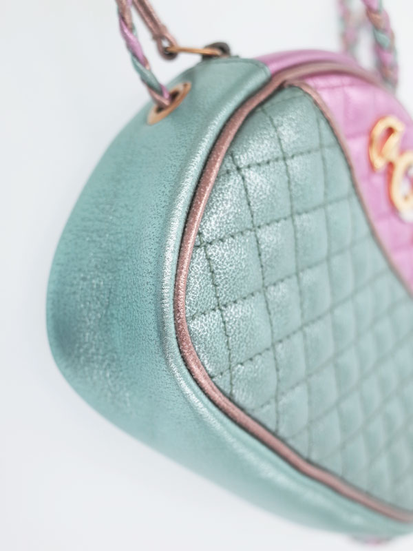 GUCCI】グッチ『ラミネート キルティング レザー ミニショルダーバッグ