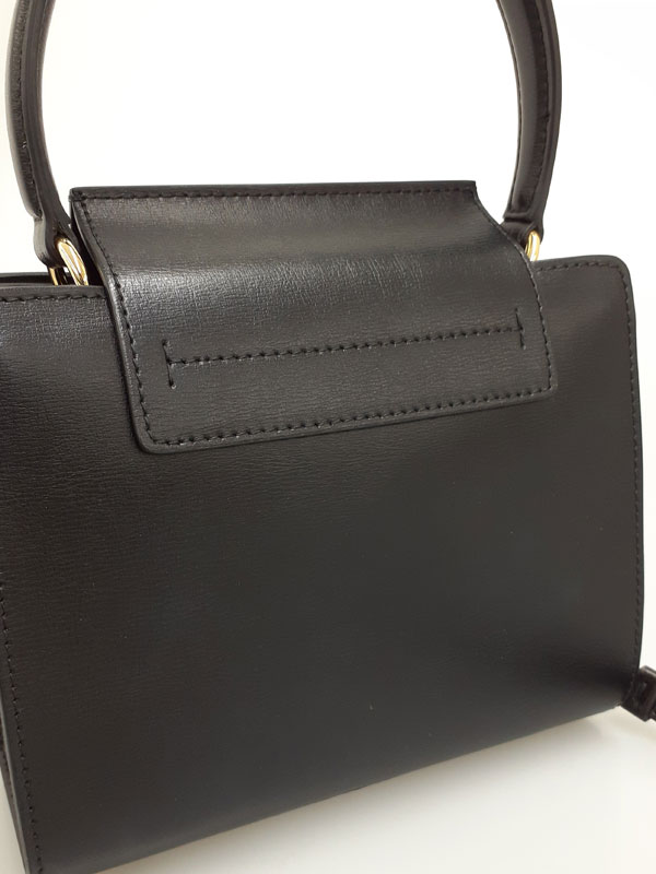 Salvatore Ferragamo】フェラガモ『ヴァラ リボン 2WAYハンドバッグ