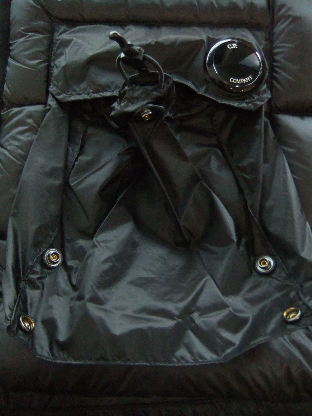 C.P. COMPANY - D.D. SHELL DOWN VEST (ブラック) ナイロン ジップ