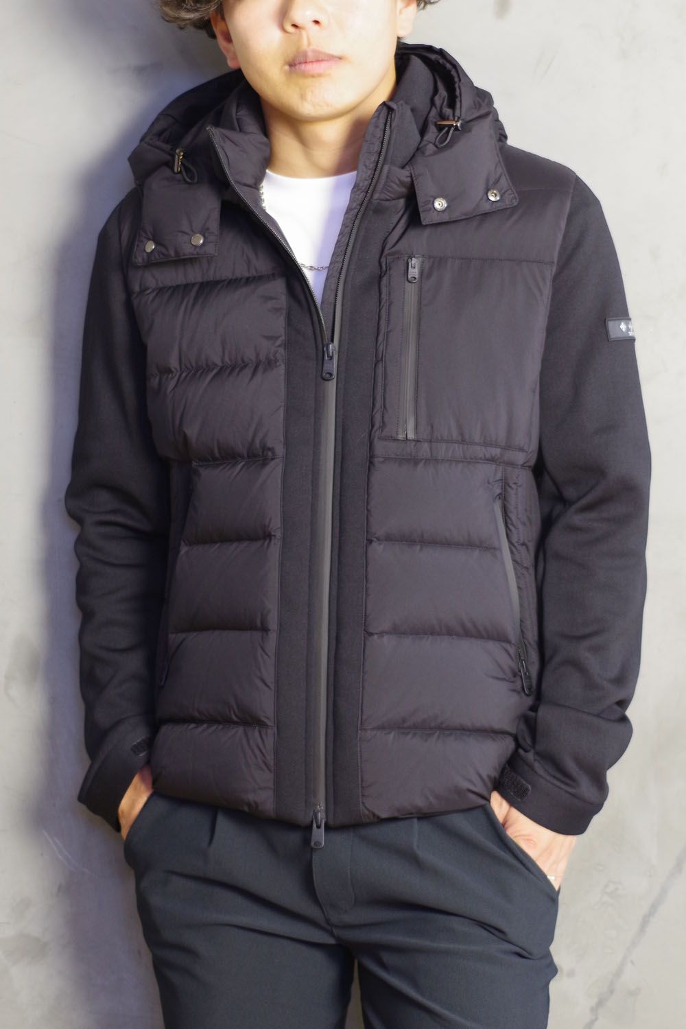 TATRAS - TARO (タロ) / 異素材 袖切替 ダウンジャケット ブラック