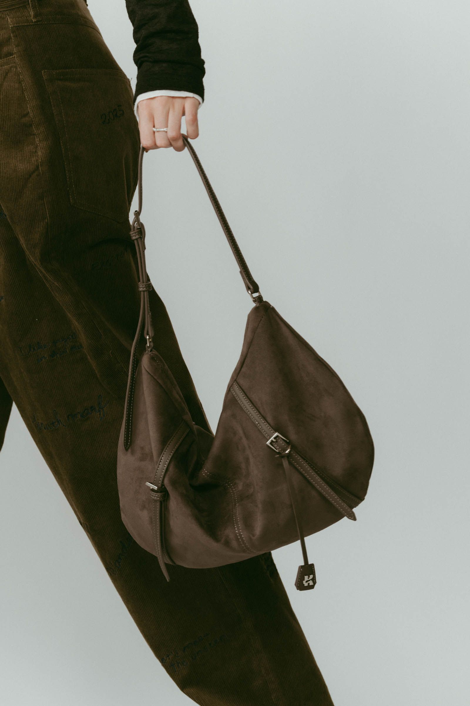 Knuth Marf - suede moon bag / スエード ムーンバッグ (グレー) | Sir