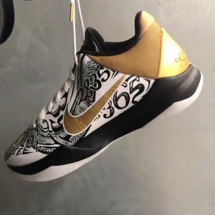 国内8月26日発売予定】ナイキ コービー 5 プロトロ 1/2 