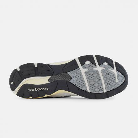 国内7月9日発売予定】ニューバランス M990V3 バイ テディ・サンティス