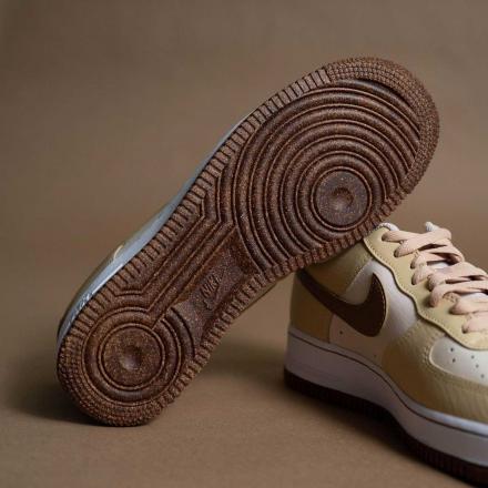 国内12月6日発売予定】ナイキ エアフォース 1 LXX 